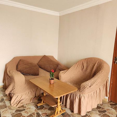 Guesthouse Ttt-1 ティビリシ エクステリア 写真