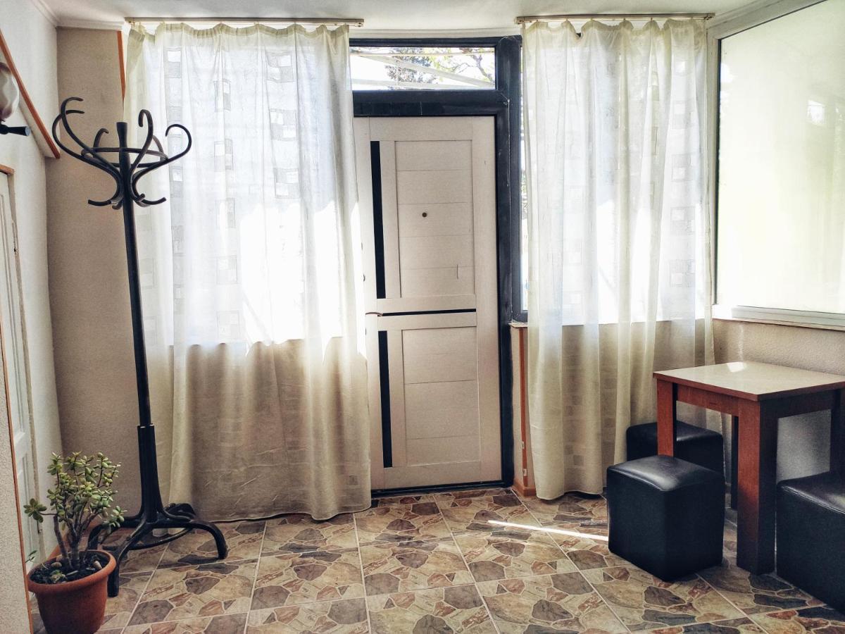 Guesthouse Ttt-1 ティビリシ エクステリア 写真